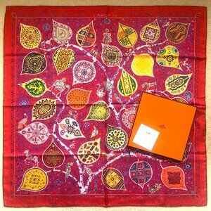 Hermes Scarf L'ARBRE DE VIE, 90cm Silk Carre Foulard, PERFECT CONDITION, + BOX
